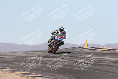 media/Dec-01-2025-Moto Forza (Mon) [[2daa91e15f]]/2-Intermediate Group/Session 2 (Turns 9 and 10)/